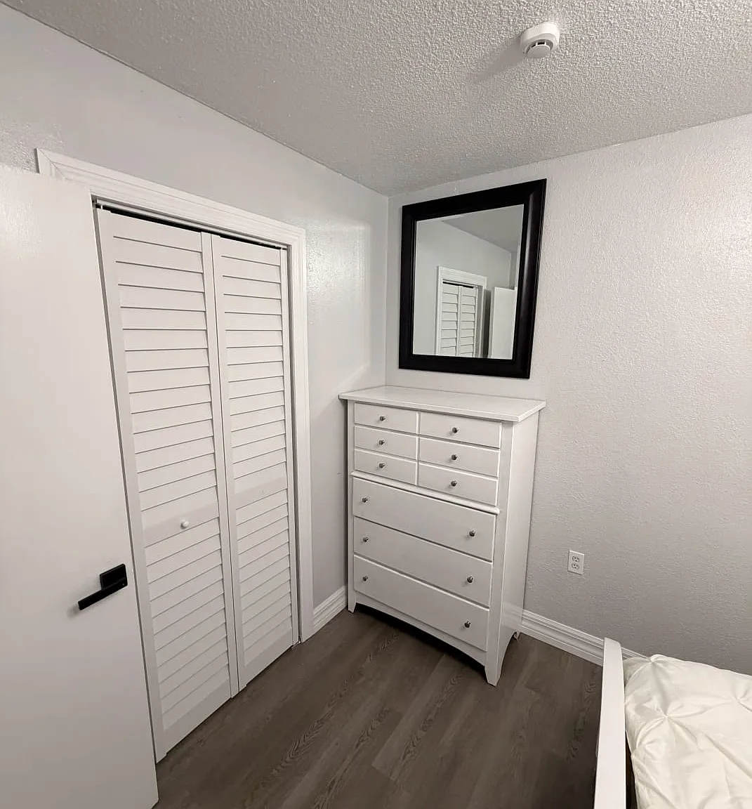 3 bed, 2200 sqft, $2,599 — Photo 3