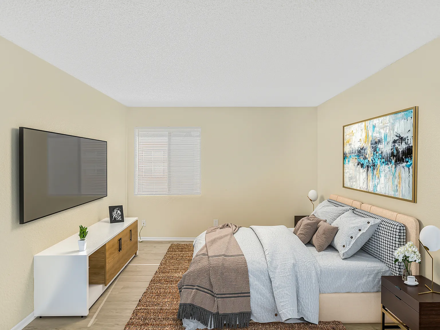 2 bed, 1000 sqft, $1,799 — Photo 4
