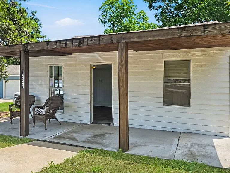 1547 Joyner Ave SE — Photo 4