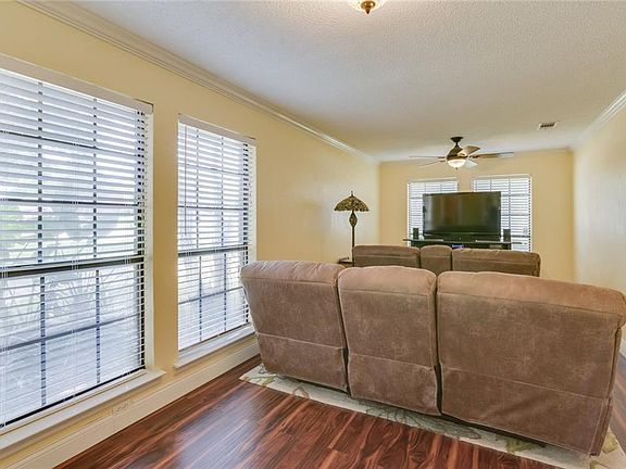 4th image of 6903 Hunter Cove Dr