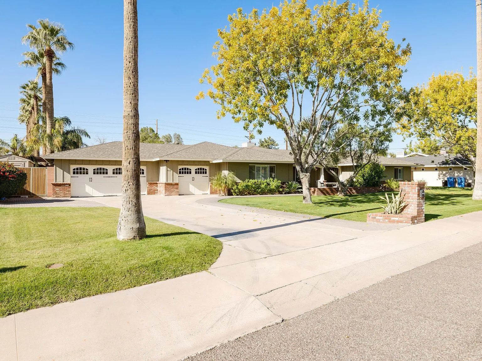 5 bed, 3180 sqft, $10,000 — Photo 2
