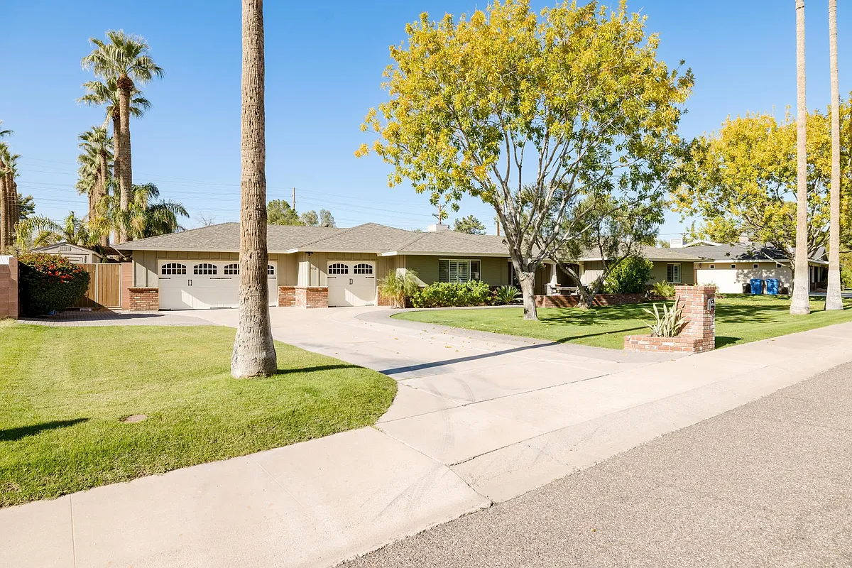 Photo 2 of 28 - 7602 N 14th Ave - Phoenix, AZ Building Photo - 7602 N 14th Ave
