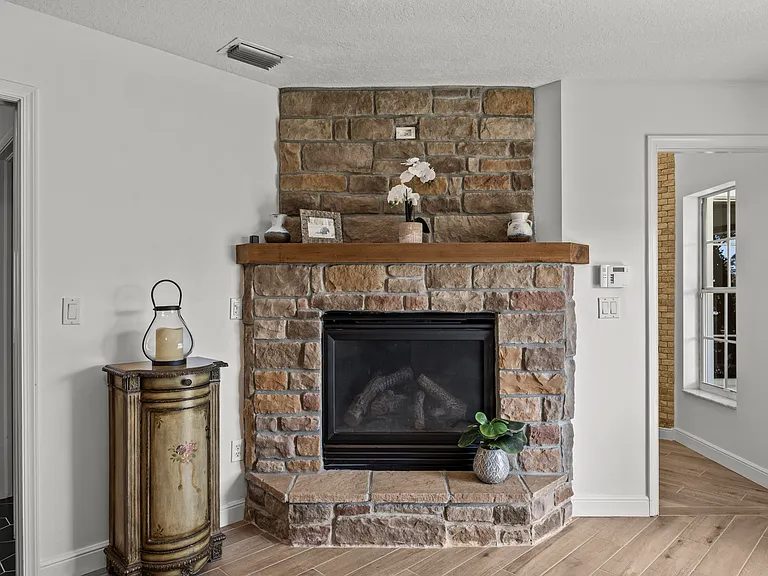 1782 Clydesdale Ave #HOUSE — Photo 35