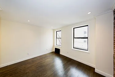 Rented by R New York