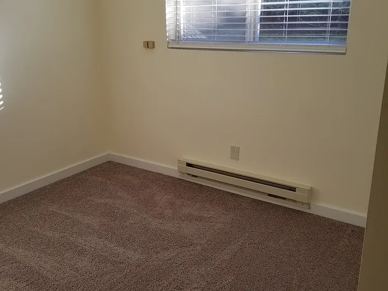 3231 Nassau St — Photo 12