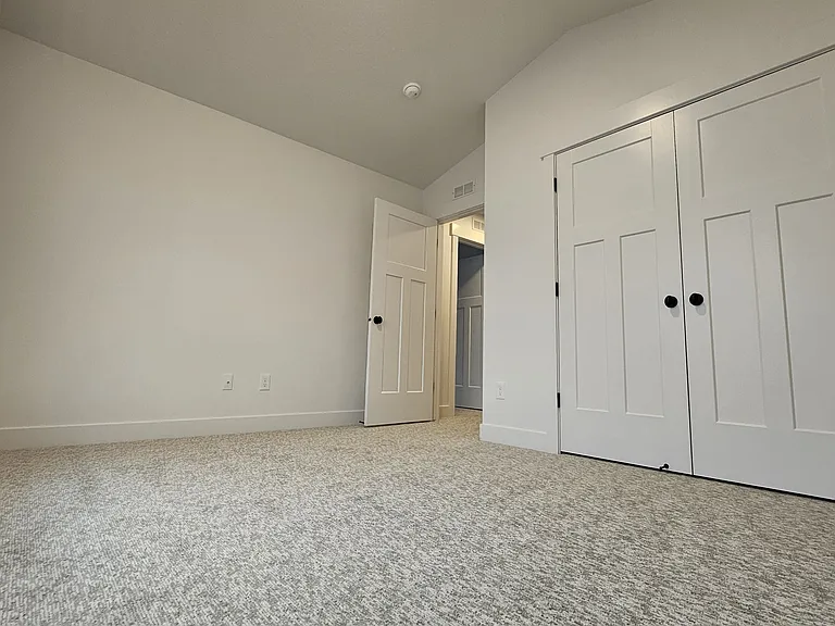 636 W Cottage Park Ln — Photo 13
