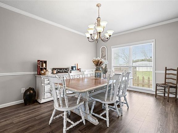 5th image of 10040 Country Rd