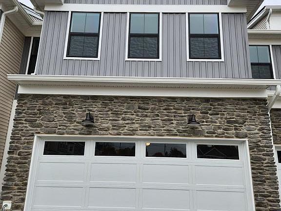 2nd image of 821 Bayberry Ct #821