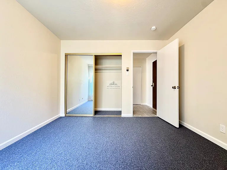 900 Rivera St #6 — Photo 15