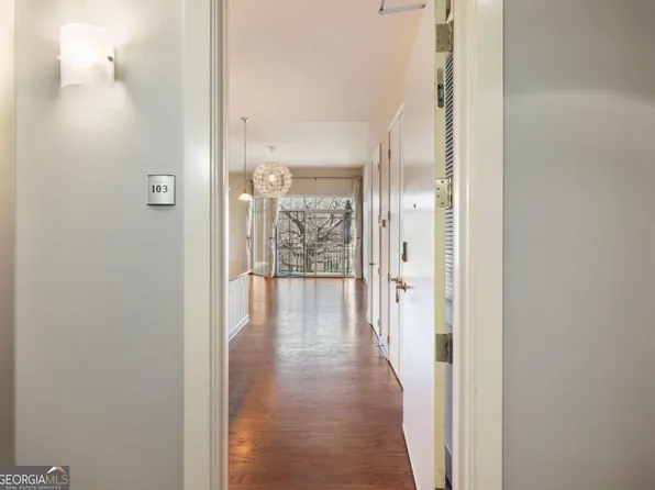 711 Cosmopolitan Dr #103, Atlanta, GA 30324