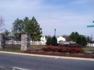 8702 New Castle Ct, Fredericksburg, VA 22408