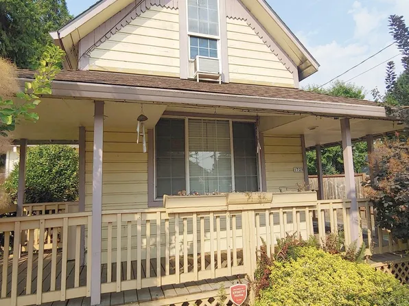 1728 Hawthorne St, Forest Grove, OR 97116