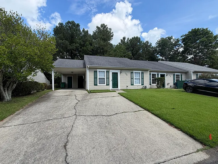 104 Singletree Ln — Photo 1