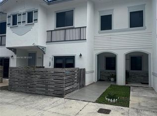 Mountain Cove Home, Homestead, FL 33032