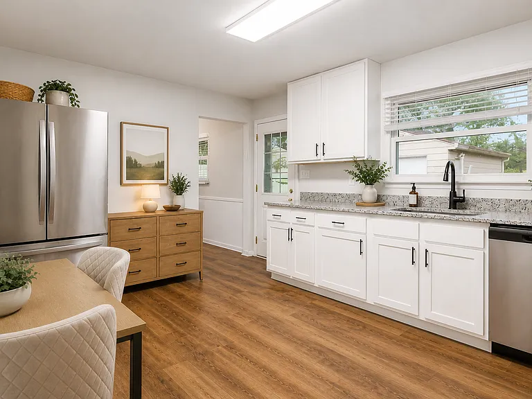 2349 Beverly Pl — Photo 14