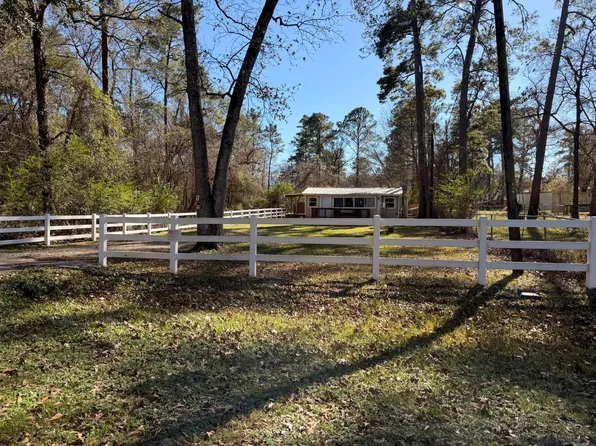 20107 Parkway Ln, Montgomery, TX 77356