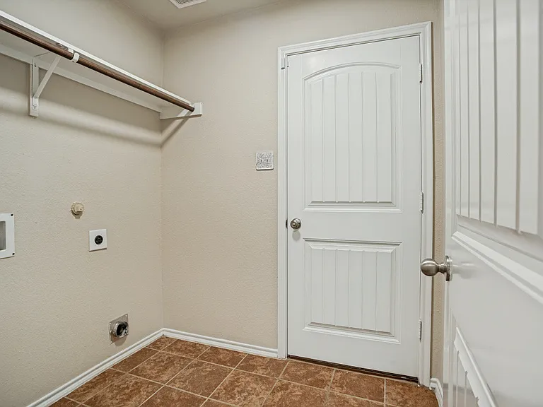 1127 Roman Dr — Photo 24