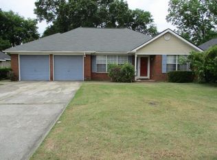 137 Mossydale Ln, Albany, GA 31721