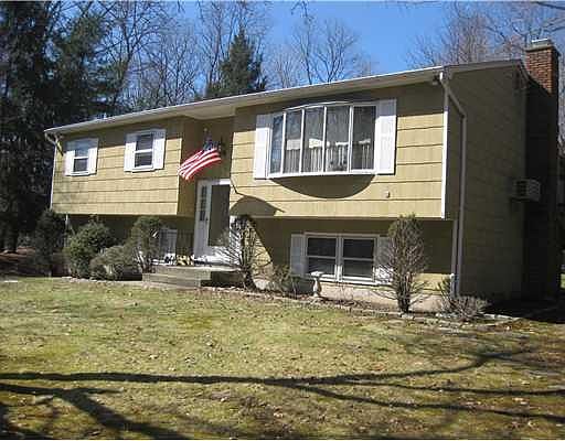 1st image of 6 Earl Ct