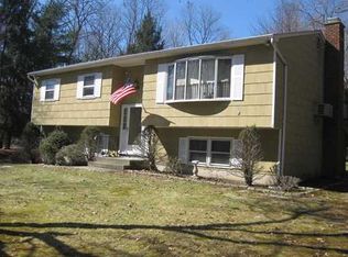 6 Earl Ct, Monsey, NY 10952