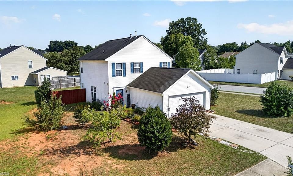 1st image of 1033 Quinlan Dr