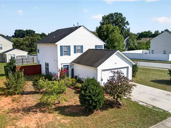 1033 Quinlan Dr, Greensboro, NC 27406
