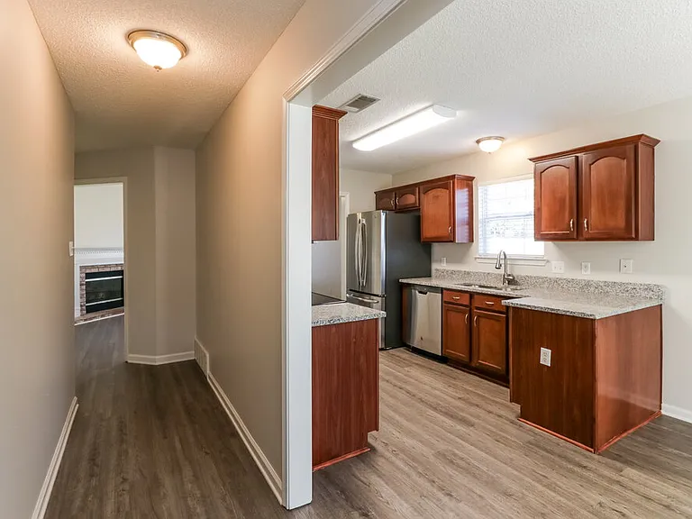 10104 Cross Hill Rd — Photo 6