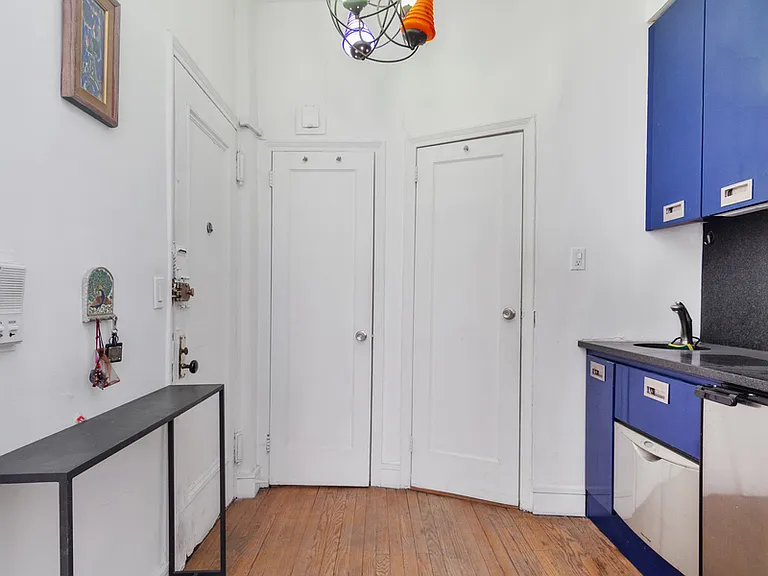 235 E 54th St #2D — Photo 6