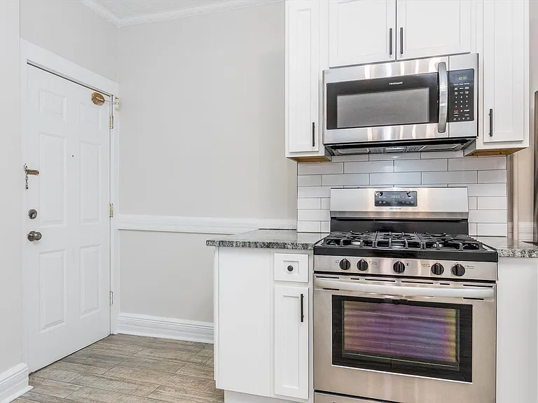 105 Pine St #2 — Photo 7