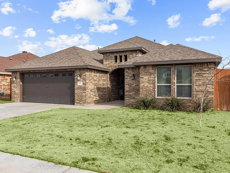 49 Berkshire Cir — Photo 3