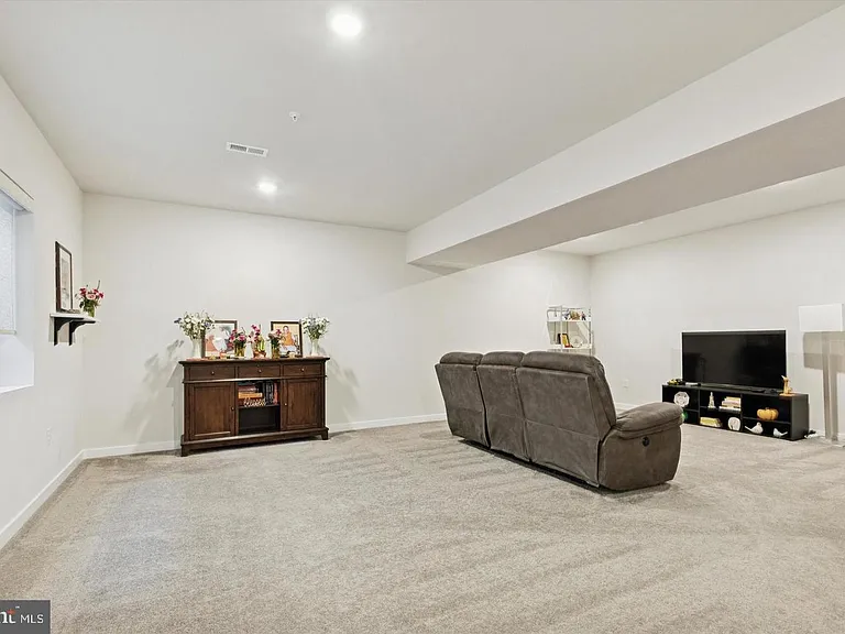 141 Four Leaf Dr — Photo 24