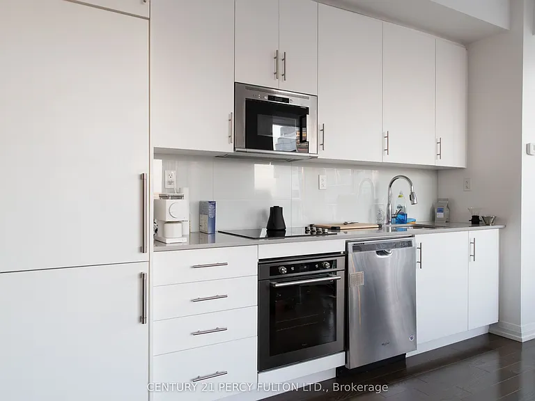 460 Adelaide St E #1611 — Photo 9