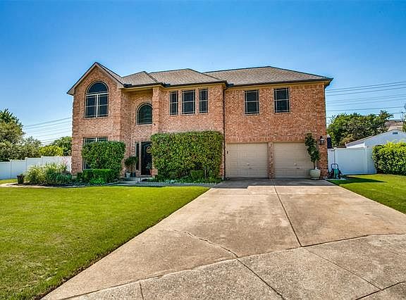 3rd image of 806 Santa Barbara Ct