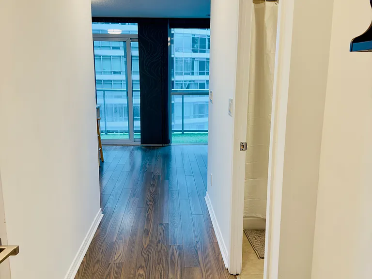 352 Front St W #1007 — Photo 3