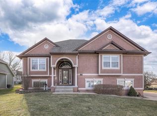 5118 SW Pelican Point, Lees Summit, MO 64082