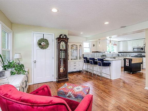 4th image of 12625 214th St