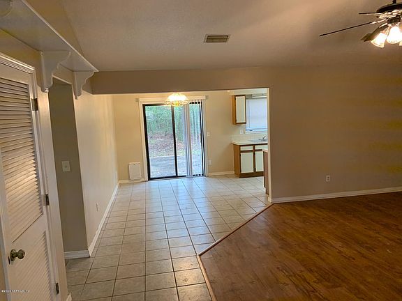 5th image of 1633 Twin Oak Dr E