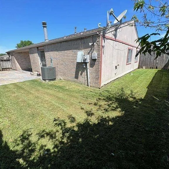 4135 Alief Village Dr — Photo 3