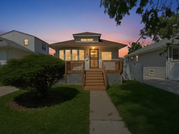 1426 S 18th Ave, Maywood, IL 60153