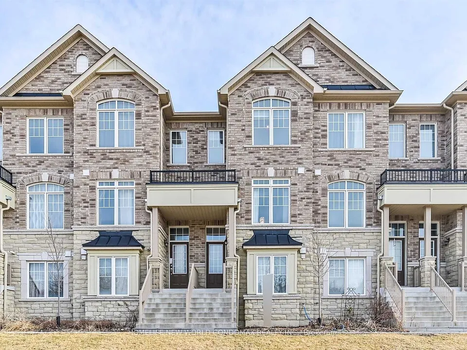 101 Dundas Way