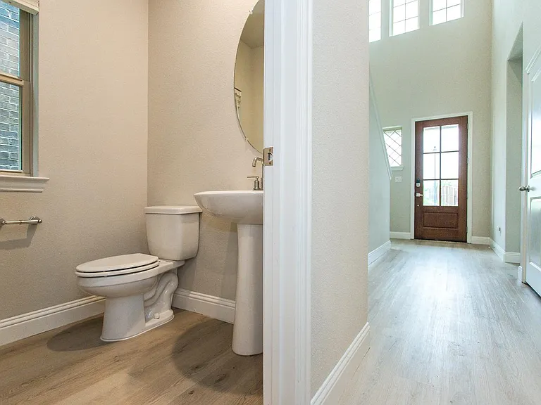 7504 Palisades Dr — Photo 34