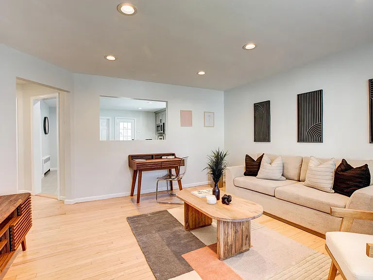 635 N 9th St #1 — Photo 3