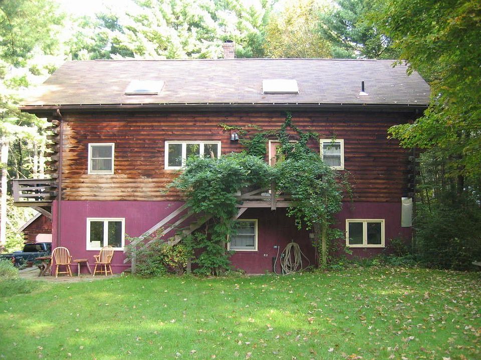 25x50' or 2700 square feet, solid log, post & beam construction