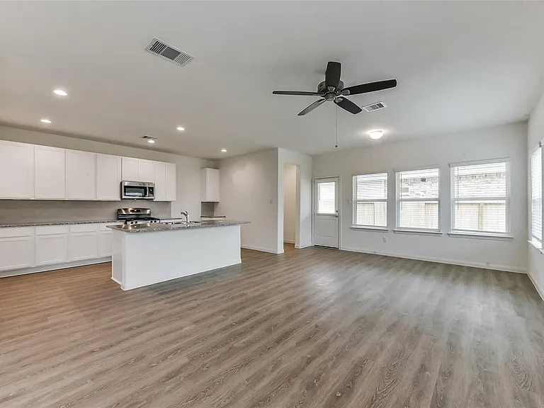 3906 Sugardale St — Photo 9