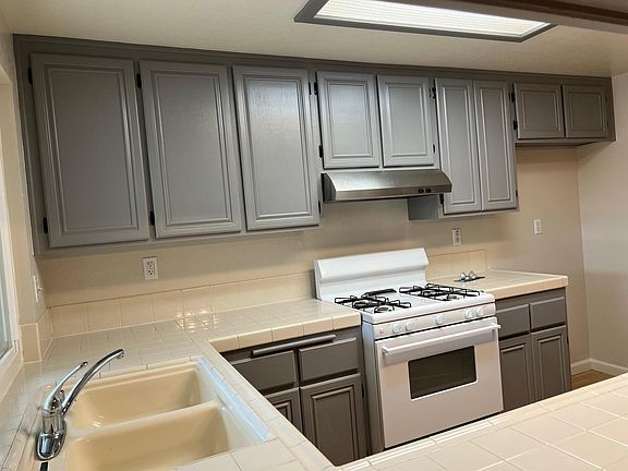 3rd image of 14457 Sylvester Ct