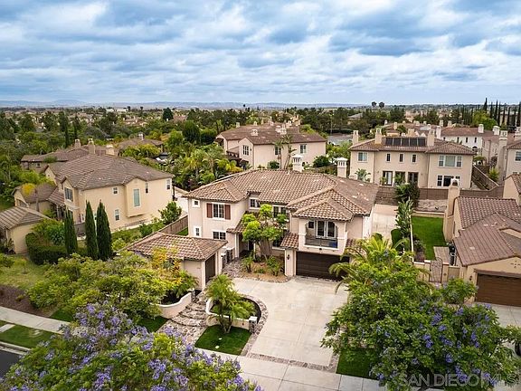 2nd image of 1352 N Paradise Ridge Way