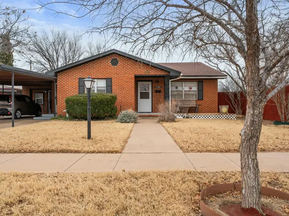 730 S 10th St, Slaton, TX 79364