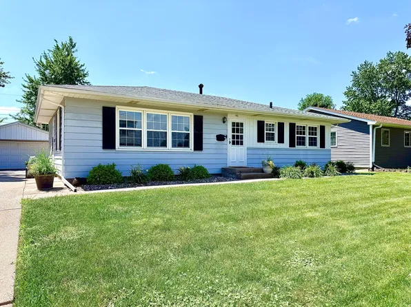 446 34th Ave, East Moline, IL 61244