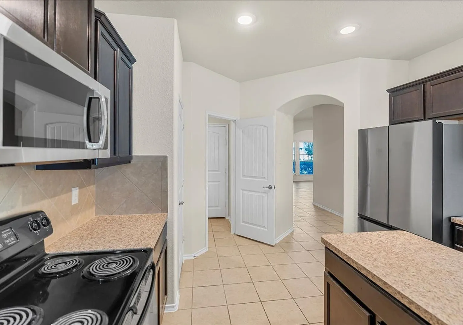 Fully Renovated. Move in ready! 3-bed 2-bath 1873 sqft home located in the desirable Princeton Pa... — Photo 3