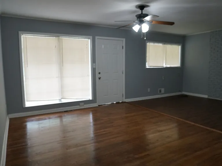 504 Pinecrest Dr — Photo 7